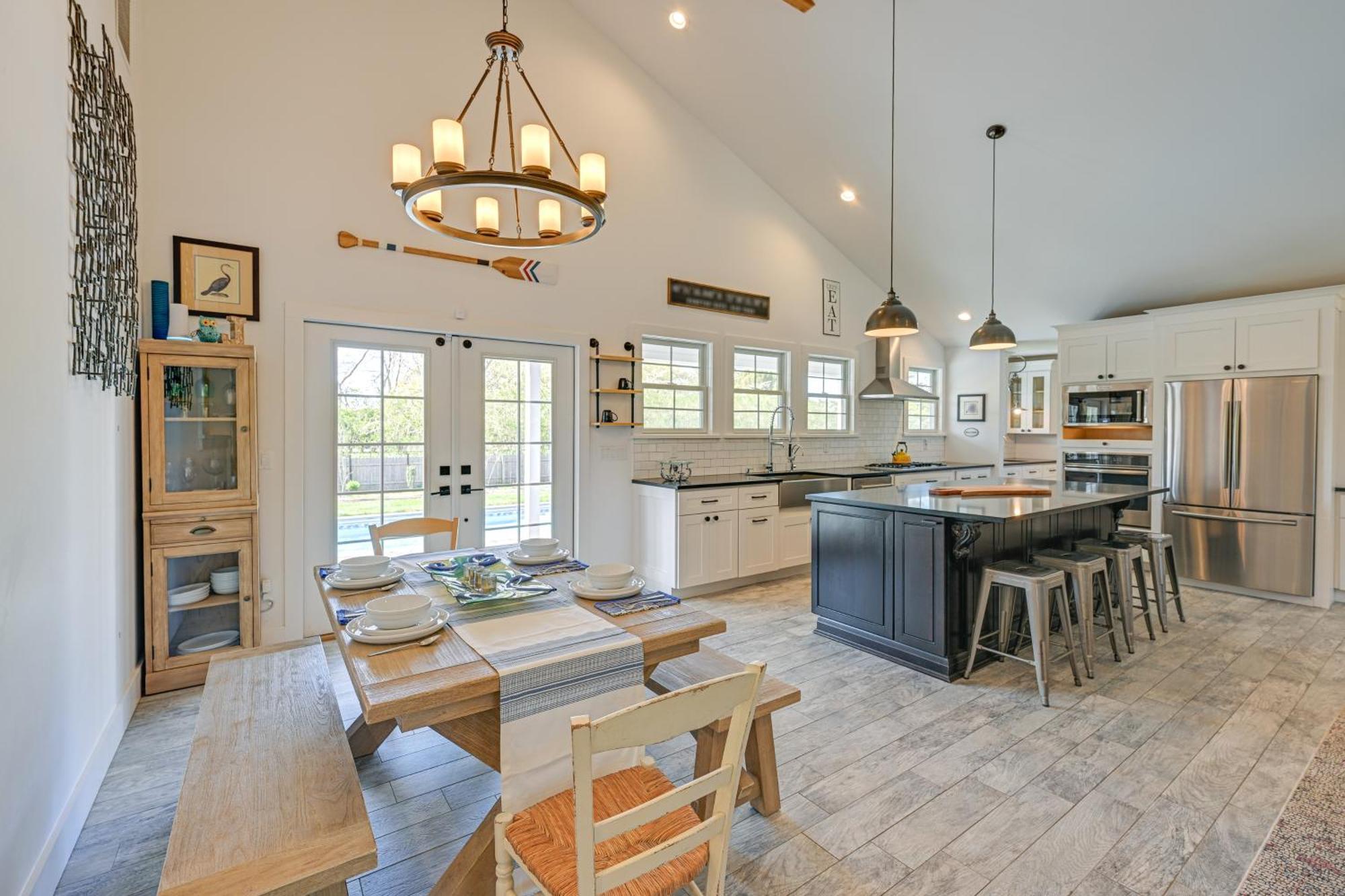 Distinctive Hamptons Home With Pool Near Bay, Ocean Хамптън Бейс Екстериор снимка