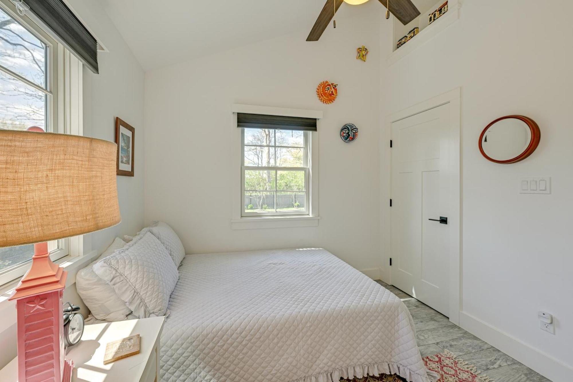 Distinctive Hamptons Home With Pool Near Bay, Ocean Хамптън Бейс Екстериор снимка