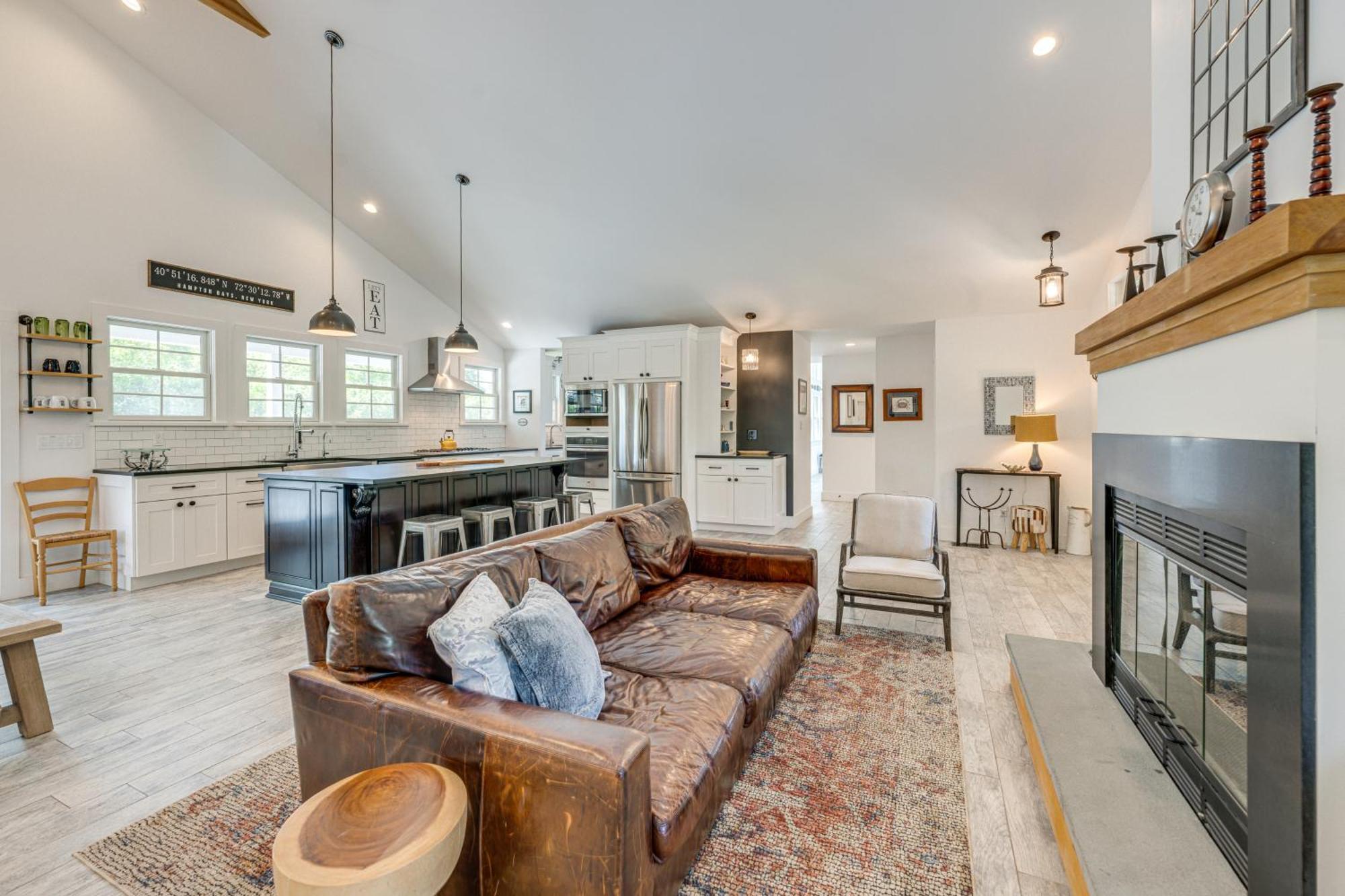 Distinctive Hamptons Home With Pool Near Bay, Ocean Хамптън Бейс Екстериор снимка