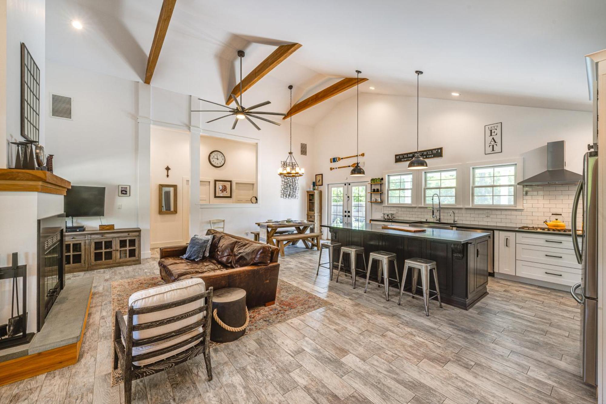 Distinctive Hamptons Home With Pool Near Bay, Ocean Хамптън Бейс Екстериор снимка